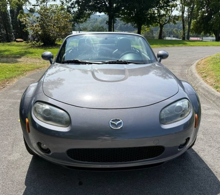 Used 2007 MAZDA MX-5 Miata Grand Touring w/ Premium Pkg RWD image 2