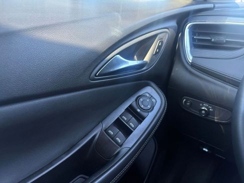 Used 2025 Buick Encore GX Preferred image 18