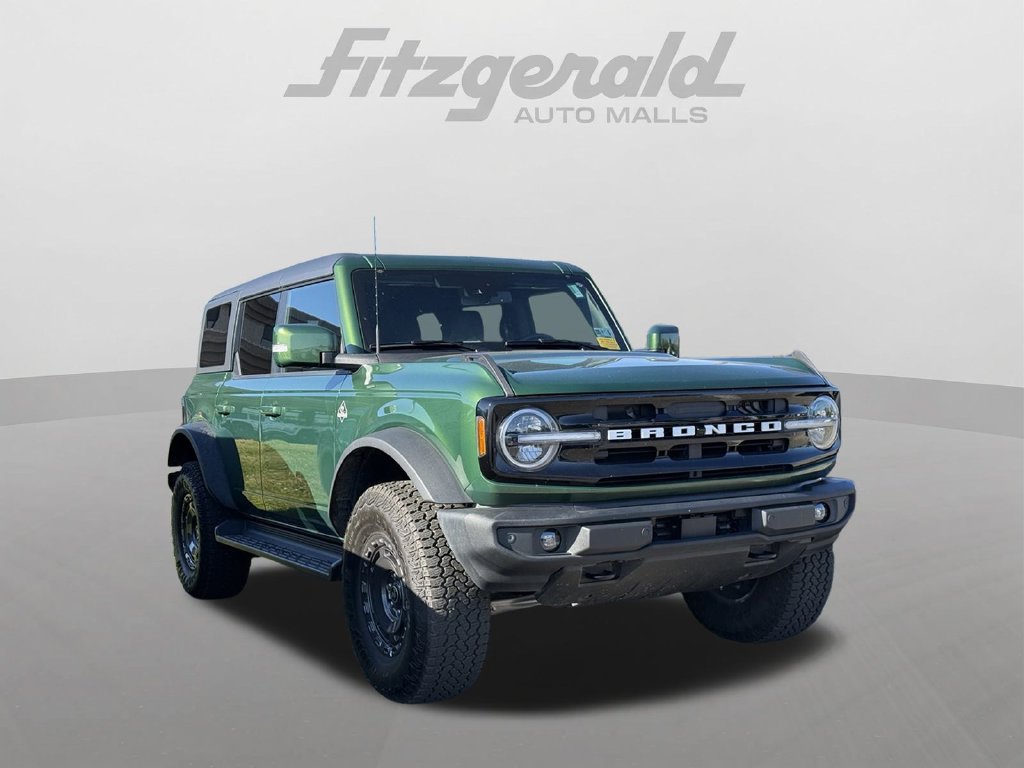 Used 2025 Ford Bronco Outer Banks w/ Sasquatch Package AWD/4WD image 1