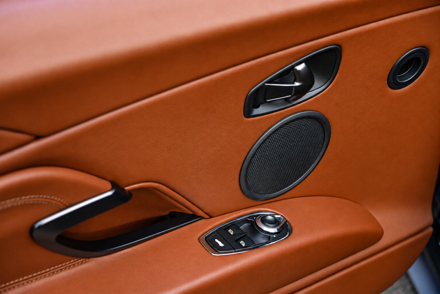 Used 2019 Aston Martin DB11 Volante RWD image 19