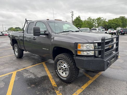 Used 2011 Chevrolet Silverado 2500 W/T w/ Snow Plow Prep Package AWD/4WD image 4