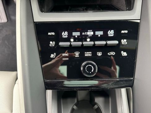 Used 2026 Porsche Macan Electric image 26