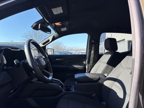 Used 2023 Chevrolet Colorado LT w/ LT Convenience Package II image 11