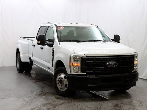 Used 2023 Ford F350 XL image 1