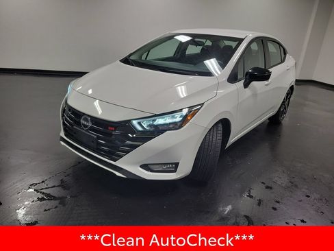 Used 2024 Nissan Versa SR FWD image 4