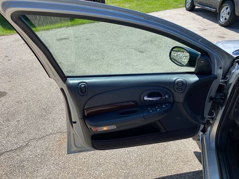 Used 2000 Chrysler 300M FWD image 47