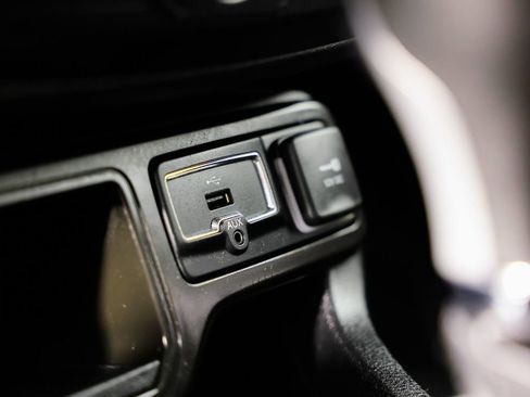 Used 2020 Jeep Renegade Altitude image 25