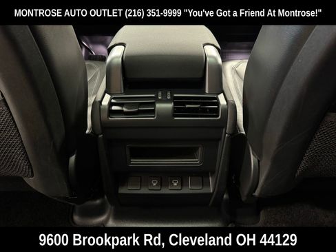 Used 2023 Land Rover Defender 110 SE image 36