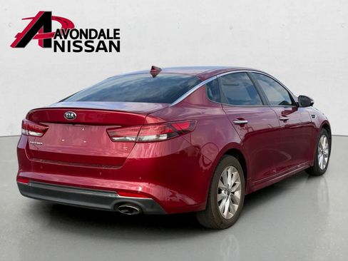 Used 2018 Kia Optima S FWD image 4
