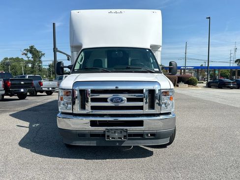 Used 2022 Ford E-450 and Econoline 450 Super Duty RWD image 5