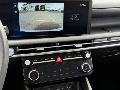 Used 2025 Hyundai Tucson SEL FWD image 16