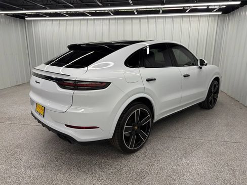 Used 2021 Porsche Cayenne Coupe AWD/4WD image 6