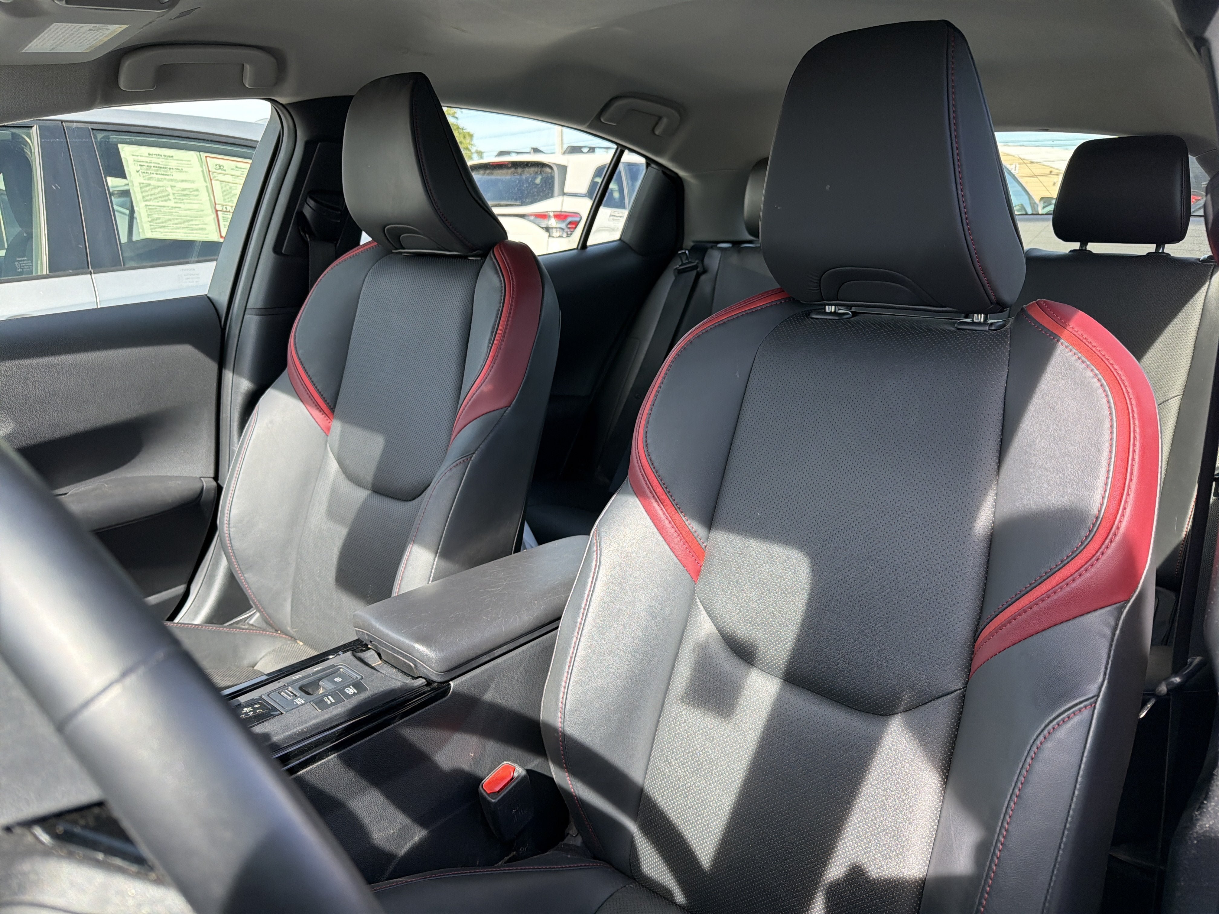 Used 2024 Toyota Prius Prime FWD image 9
