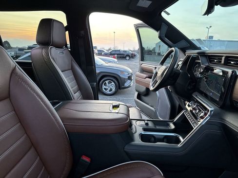 Certified 2024 GMC Sierra 2500 Denali Ultimate image 13