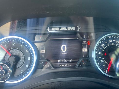 Used 2023 RAM 1500 Laramie AWD/4WD image 40
