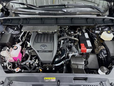 Certified 2025 Toyota Highlander Limited image 32