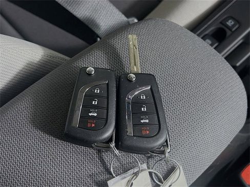 Used 2025 Toyota Corolla LE image 32