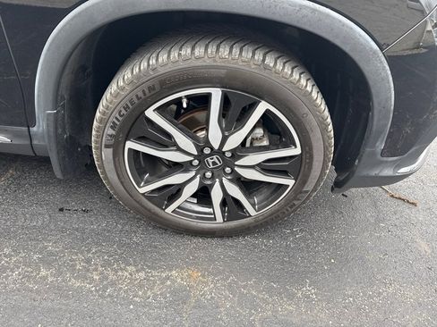 Used 2019 Honda Pilot Elite image 4