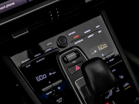 Used 2022 Porsche Cayenne Turbo image 68