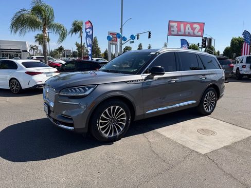Used 2023 Lincoln Aviator Reserve w/ Elements Package Plus RWD image 3