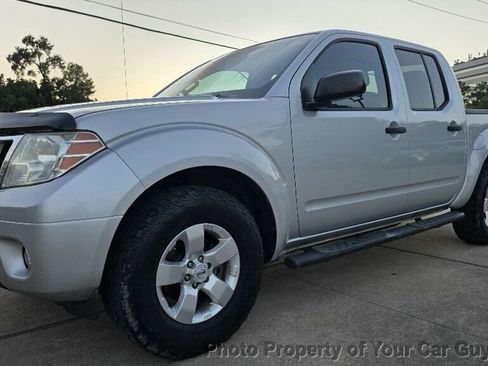 Used 2012 Nissan Frontier SV RWD image 1