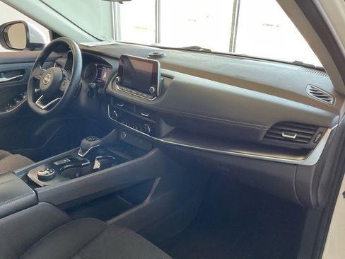 Used 2023 Nissan Rogue SV image 19