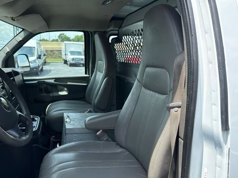 Used 2011 Chevrolet Express 2500 RWD image 13