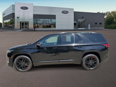 Used 2022 Chevrolet Traverse Premier w/ Redline Edition AWD/4WD image 7