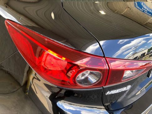 Used 2018 MAZDA MAZDA3 Sport FWD image 26