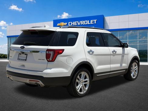 Used 2016 Ford Explorer Limited w/ Equipment Group 301A FWD image 7