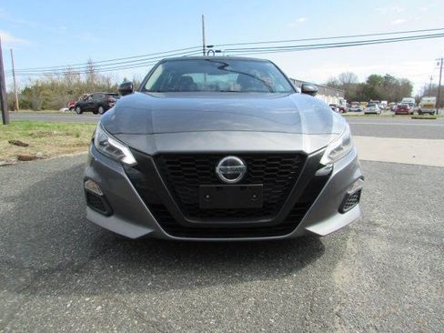 Used 2020 Nissan Altima 2.5 SR w/ Premium Package image 2