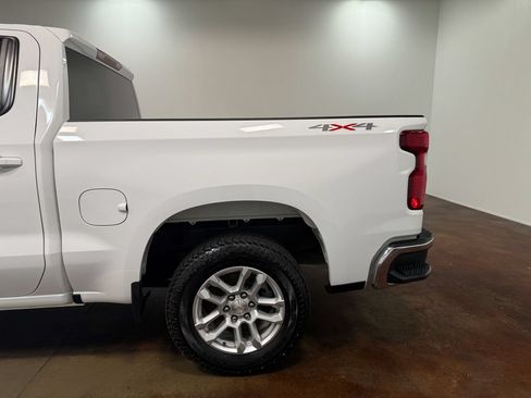 Used 2023 Chevrolet Silverado 1500 LT AWD/4WD image 34