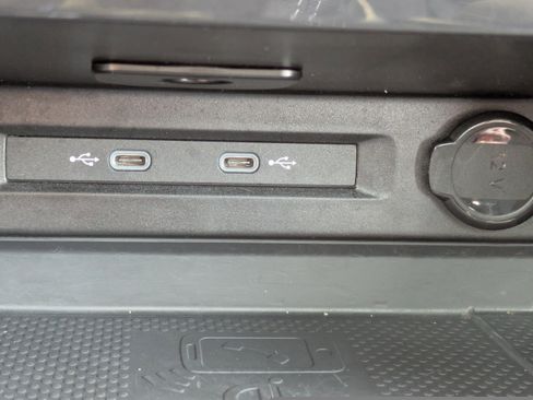 Certified 2024 Volkswagen Tiguan SEL R-Line image 24