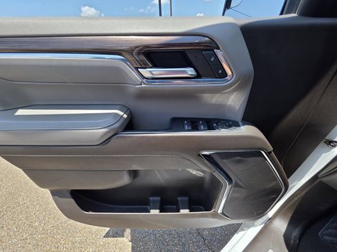 Used 2023 Chevrolet Silverado 1500 RST w/ Z71 Off-Road Package AWD/4WD image 24
