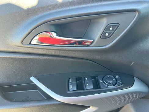 Used 2026 Chevrolet Trax LS w/ LS Convenience Package image 13