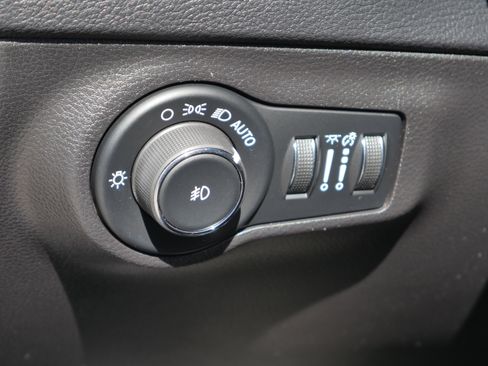 Used 2020 Jeep Compass Trailhawk AWD/4WD image 5