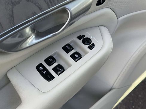 Certified 2024 Volvo XC90 B6 Ultimate w/ Protection Package Premier image 15