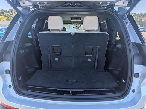 Certified 2023 Jeep Grand Cherokee L Limited w/ Luxury Tech Group II image 29