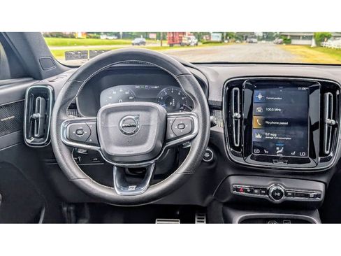 Used 2019 Volvo XC40 T5 R-Design image 27