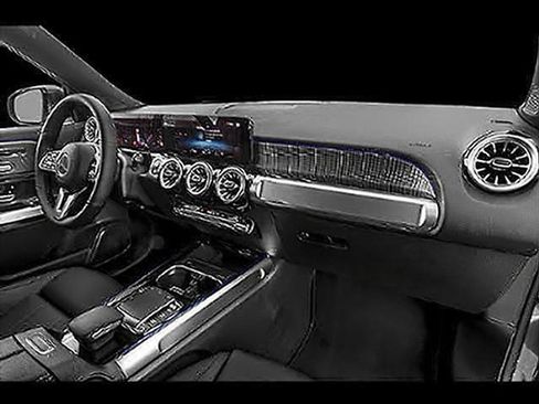 Used 2023 Mercedes-Benz GLB 250 4MATIC image 14