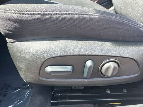 Used 2023 Chevrolet Malibu LT image 38