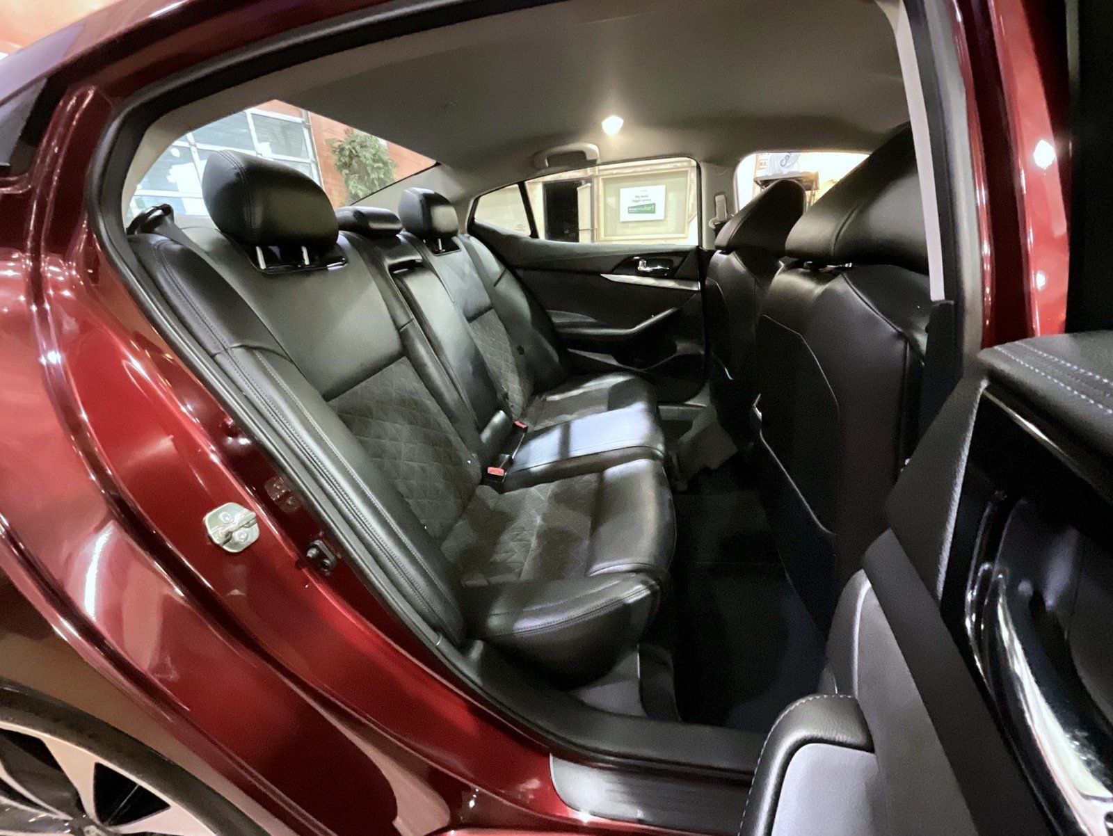 Used 2016 Nissan Maxima SR FWD image 18