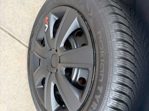 Used 2017 Toyota Corolla LE w/ Carpet Mat Package (TMS) FWD image 13