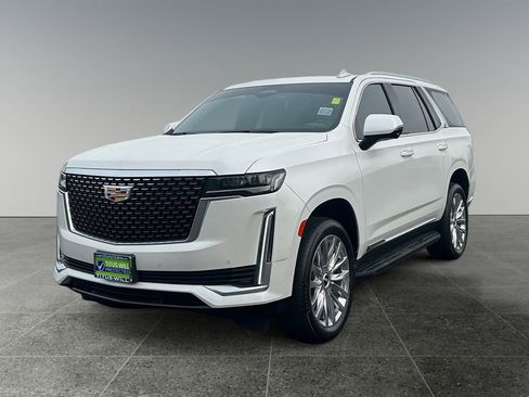 Used 2024 Cadillac Escalade Premium Luxury image 3
