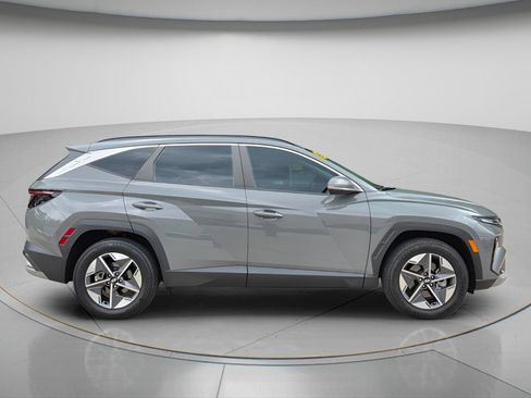 Used 2025 Hyundai Tucson SEL FWD image 8