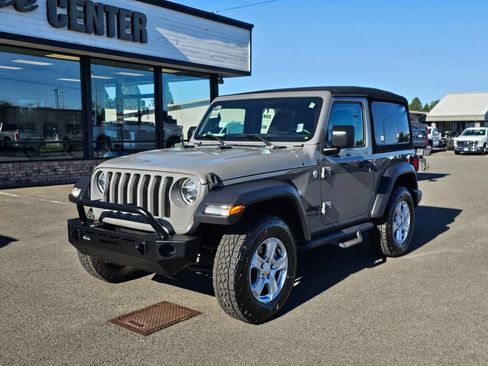 Used 2021 Jeep Wrangler Sport AWD/4WD image 2