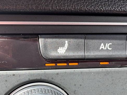 Used 2022 Volkswagen Atlas SE image 17