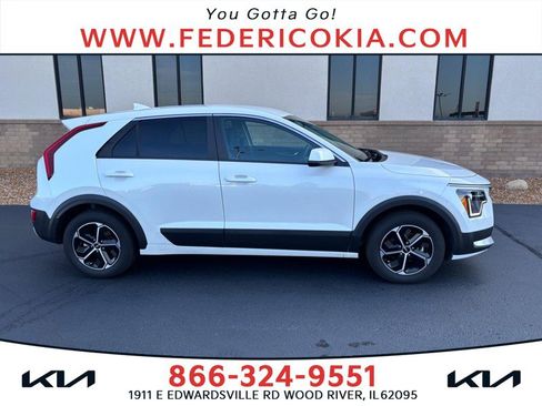 Used 2025 Kia Niro LX FWD image 1