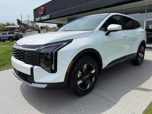 New 2026 Kia Sportage LX image 9