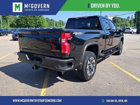Used 2021 Chevrolet Silverado 2500 Custom w/ Custom Value Package AWD/4WD image 3